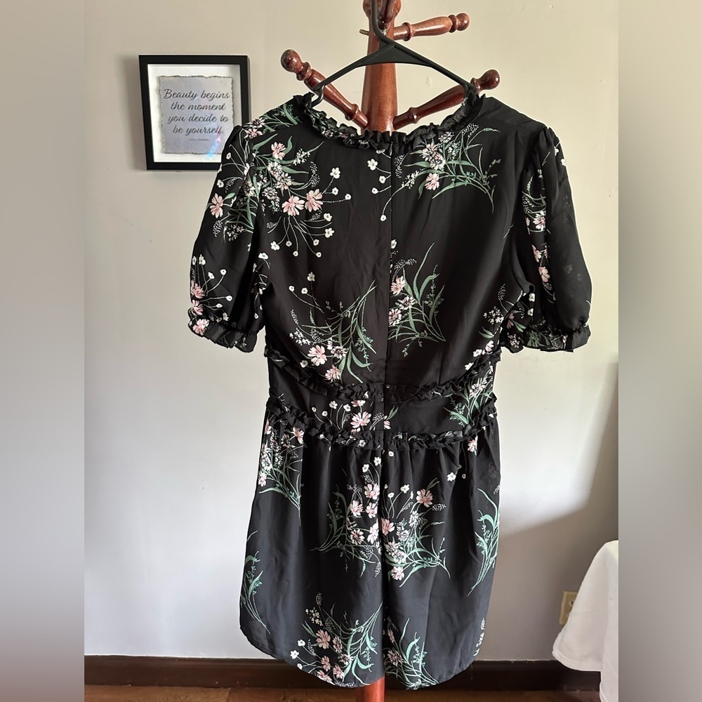 NWT Francesca’s Romper - Picture 4 of 5